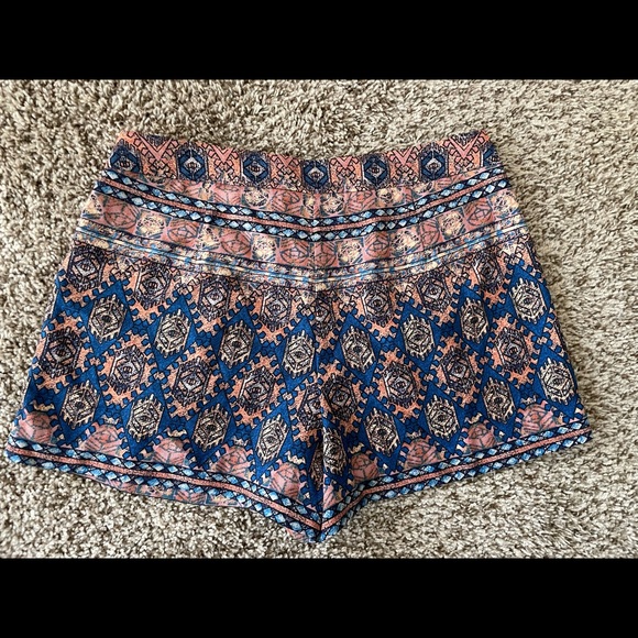 Forever 21 Shorts - Picture 2 of 6